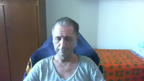 liuk53 online show from May 24, 2026, 12:43 pm