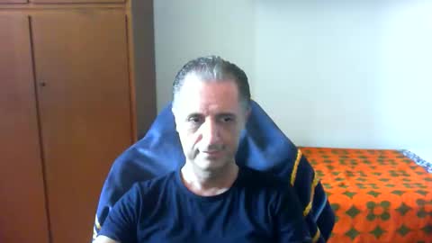 liuk53 online show from May 25, 2026, 1:17 pm