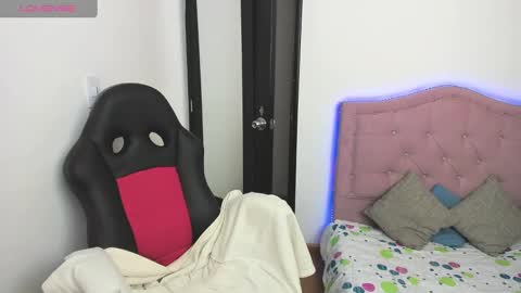 Snapshot of liv_rosse chatting on January 4, 2025, 8:16 pm Katalina Novoa. online show from January 4, 2025, 8:16 pm