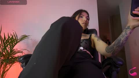 Emily  R online show from September 27, 2025, 9:09 pm