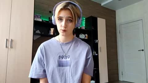 Nora online show from September 9, 2025, 12:05 pm