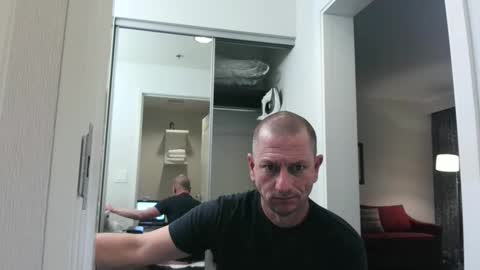 livinlife4now25 online show from December 21, 2025, 12:01 pm