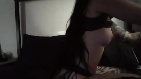 Snapshot of livmirage chatting on September 24, 2025, 5:05 pm Liv Mirage online show from September 24, 2025, 5:05 pm