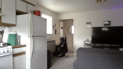 Snapshot of livmirage chatting on October 8, 2025, 6:38 pm Liv Mirage online show from October 8, 2025, 6:38 pm