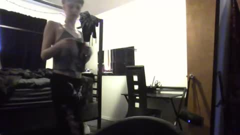 Snapshot of livmirage chatting on March 7, 2026, 7:44 pm Liv Mirage online show from March 7, 2026, 7:44 pm