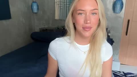 Snapshot of livslifee chatting on February 26, 2026, 3:27 am olivia online show from February 26, 2026, 3:27 am