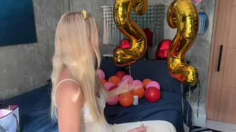 olivia online show from March 31, 2026, 1:18 am
