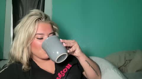 Livvy online show from October 7, 2025, 3:09 pm