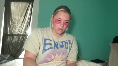 Livvy online show from October 16, 2025, 1:45 pm