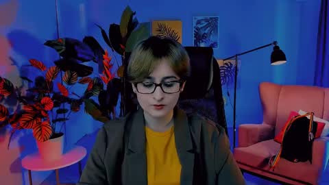 LixeLuna online show from April 16, 2026, 6:47 am
