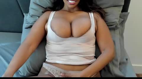 Snapshot of liyanamee chatting on October 3, 2025, 11:57 pm Liyanamee online show from October 3, 2025, 11:57 pm