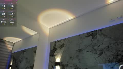 Liz  online show from October 10, 2025, 10:36 am