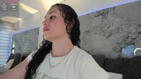 Liz  online show from October 11, 2025, 11:31 am