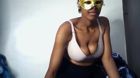 liz_lovie online show from May 23, 2026, 6:34 pm