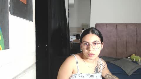 Snapshot of liza_thurner chatting on October 4, 2025, 1:03 am Liza Thurner online show from October 4, 2025, 1:03 am