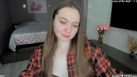 Girl next door online show from June 18, 2026, 11:25 am