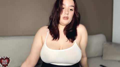 lizamartina online show from February 25, 2026, 1:54 pm