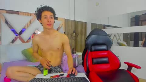 Snapshot of lizanddante chatting on February 6, 2025, 10:43 pm Liz and Dante online show from February 6, 2025, 10:43 pm