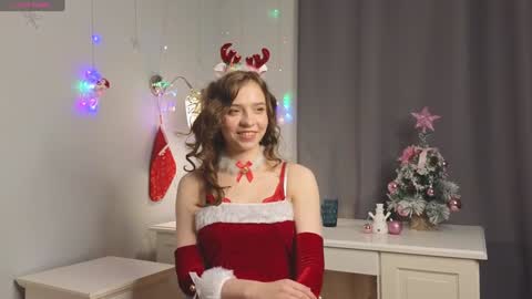 Snapshot of lizbethbiers chatting on December 25, 2024, 3:08 am Hello there im Amelia Im new here Lets have fun online show from December 25, 2024, 3:08 am