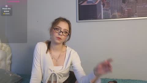 Snapshot of lizbethbiers chatting on January 13, 2025, 3:12 am Hello there im Amelia Im new here Lets have fun online show from January 13, 2025, 3:12 am