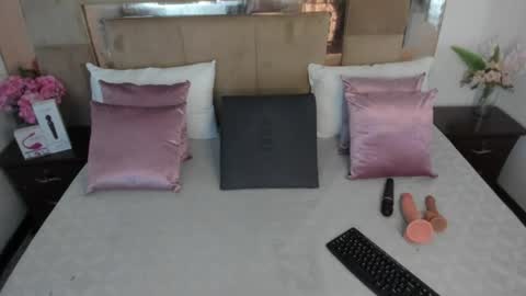 Liz  online show from August 8, 2026, 7:38 pm