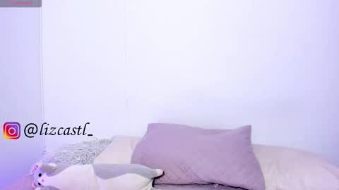 lizcastl online show from November 28, 2025, 10:34 pm