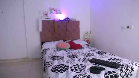 LIZETH online show from February 2, 2025, 8:19 pm