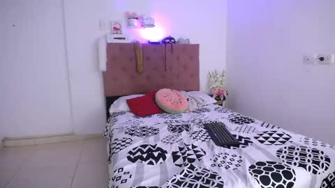 LIZETH online show from February 3, 2025, 7:42 pm