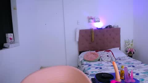 LIZETH online show from February 14, 2025, 10:14 pm