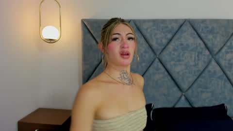 lizz_luna online show from December 7, 2024, 1:29 pm