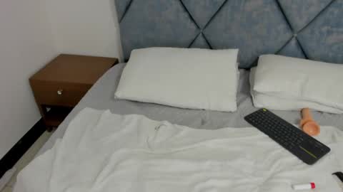 lizz_luna online show from December 28, 2024, 1:38 pm