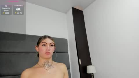 lizz_luna online show from February 11, 2025, 5:29 pm