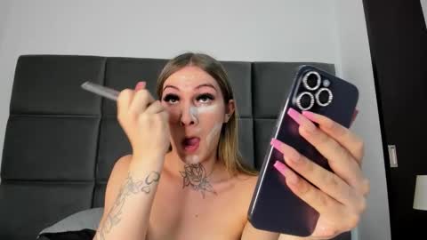 lizz_luna online show from October 4, 2025, 3:21 pm