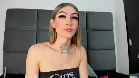 lizz_luna online show from October 16, 2025, 2:51 pm