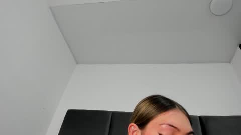 lizz_luna online show from October 17, 2025, 3:47 pm