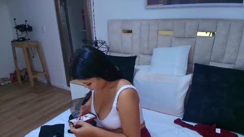 Snapshot of lizz_tender chatting on October 9, 2025, 11:52 am Lizz online show from October 9, 2025, 11:52 am