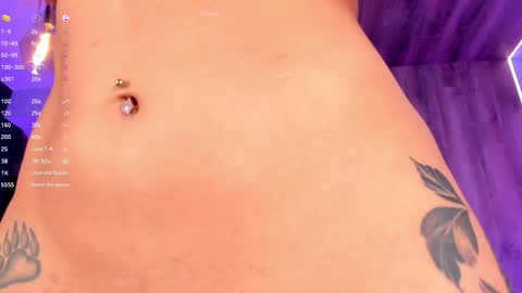 Snapshot of lizzhamilton_ chatting on January 4, 2025, 1:52 am Lizzi  online show from January 4, 2025, 1:52 am