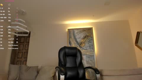 Snapshot of lizzhamilton_ chatting on February 7, 2025, 5:10 am Lizzi  online show from February 7, 2025, 5:10 am
