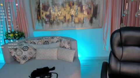 Snapshot of lizzhamilton_ chatting on February 12, 2025, 5:26 am Lizzi  online show from February 12, 2025, 5:26 am