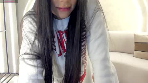 Snapshot of lizzhamilton_ chatting on September 13, 2025, 7:35 pm Lizzi  online show from September 13, 2025, 7:35 pm