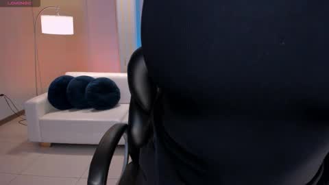 Snapshot of lizzhamilton_ chatting on October 10, 2025, 9:03 pm Lizzi  online show from October 10, 2025, 9:03 pm