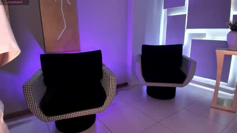Snapshot of lizzhamilton_ chatting on October 11, 2025, 8:07 pm Lizzi  online show from October 11, 2025, 8:07 pm