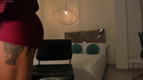 Snapshot of lizzhamilton_ chatting on October 18, 2025, 10:32 pm Lizzi  online show from October 18, 2025, 10:32 pm