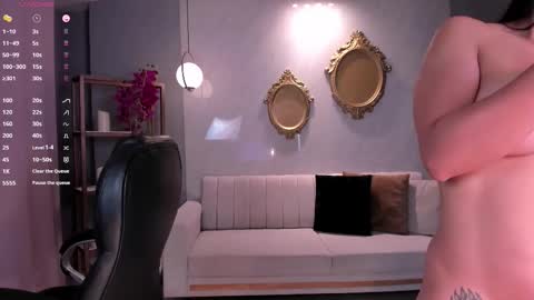Snapshot of lizzhamilton_ chatting on October 23, 2025, 9:13 pm Lizzi  online show from October 23, 2025, 9:13 pm