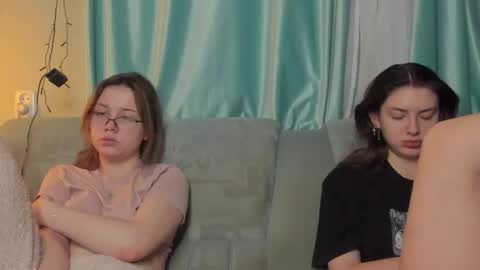 lizzi_muur online show from January 5, 2025, 10:50 pm