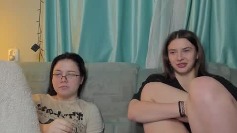 lizzi_muur online show from January 18, 2025, 10:06 pm