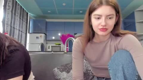 lizzi_muur online show from March 5, 2025, 10:11 am