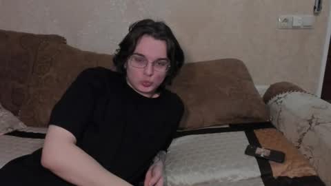 lizzi_muur online show from February 7, 2026, 4:49 am