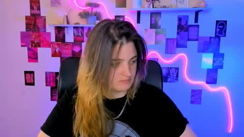 lizzie_boom online show from May 10, 2026, 7:19 pm