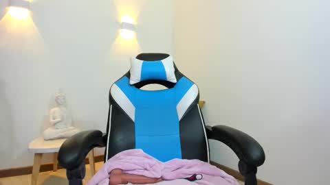 lizzie_williamss online show from October 3, 2025, 3:58 am